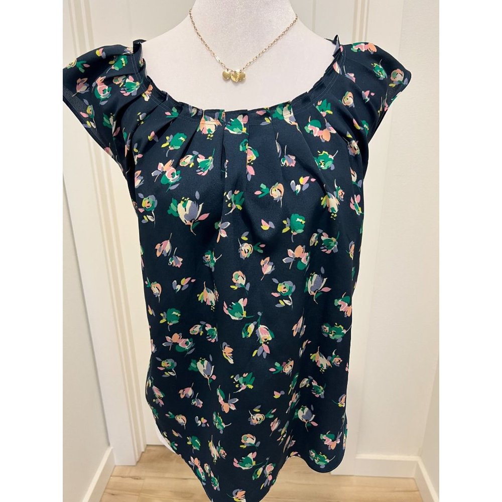 LAUREN CONRAD BLUE FLORAL BLOUSE